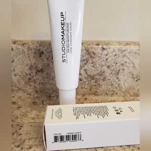 Studio Makeup Tinted Moisturizer BB Cream NIB Honey Light